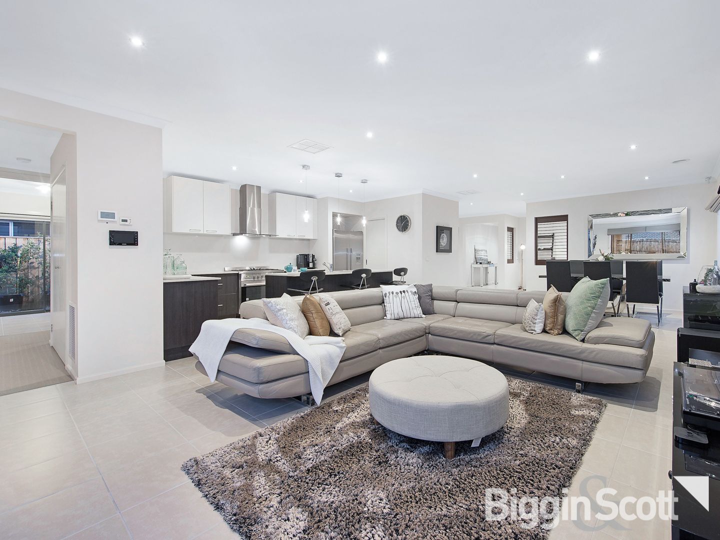 73 Clarendon Drive, Keysborough VIC 3173, Image 2