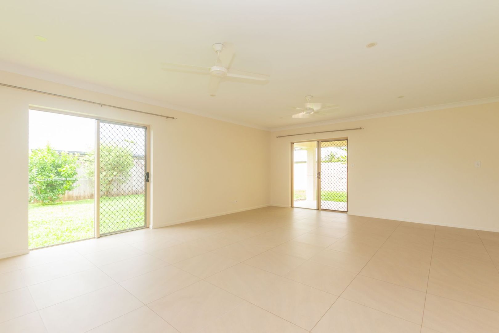 8 Noipo Crescent, Redlynch QLD 4870, Image 2