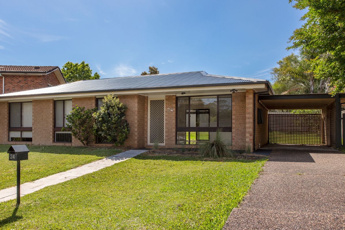 4 bedrooms House in 24 Cameron Crescent KINCUMBER NSW, 2251