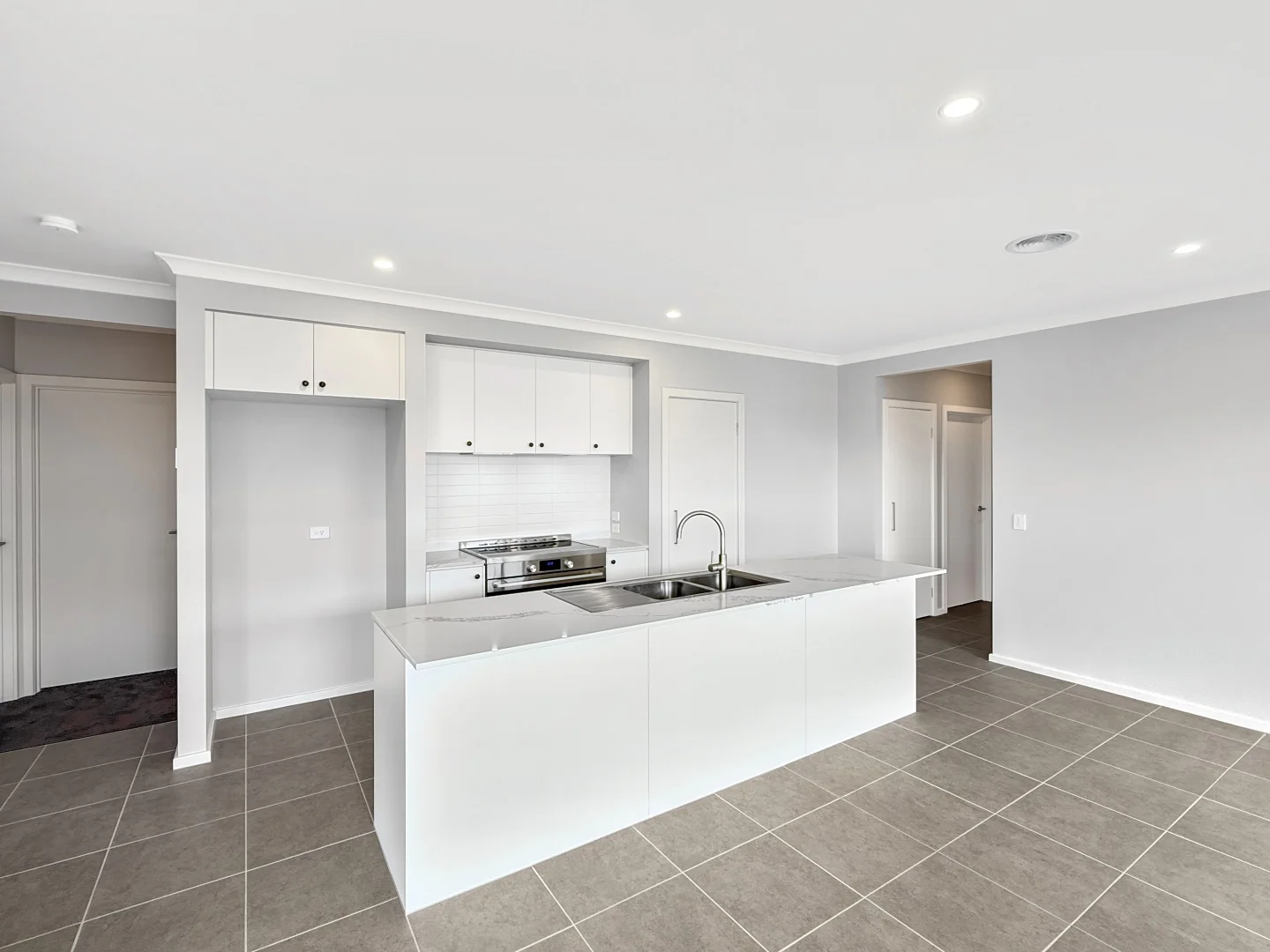 Additional image 4 of 27 Camelon Avenue, Thornhill Park VIC 3335