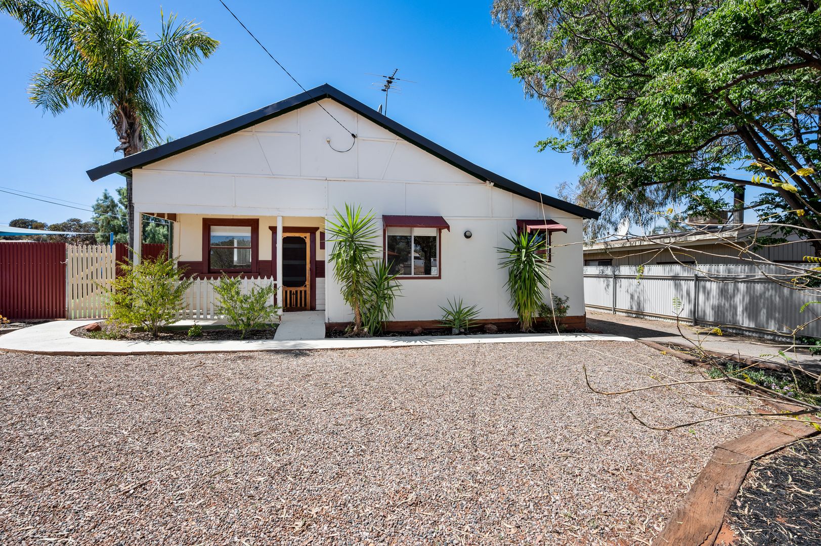 1 Lyall Street, Lamington WA 6430