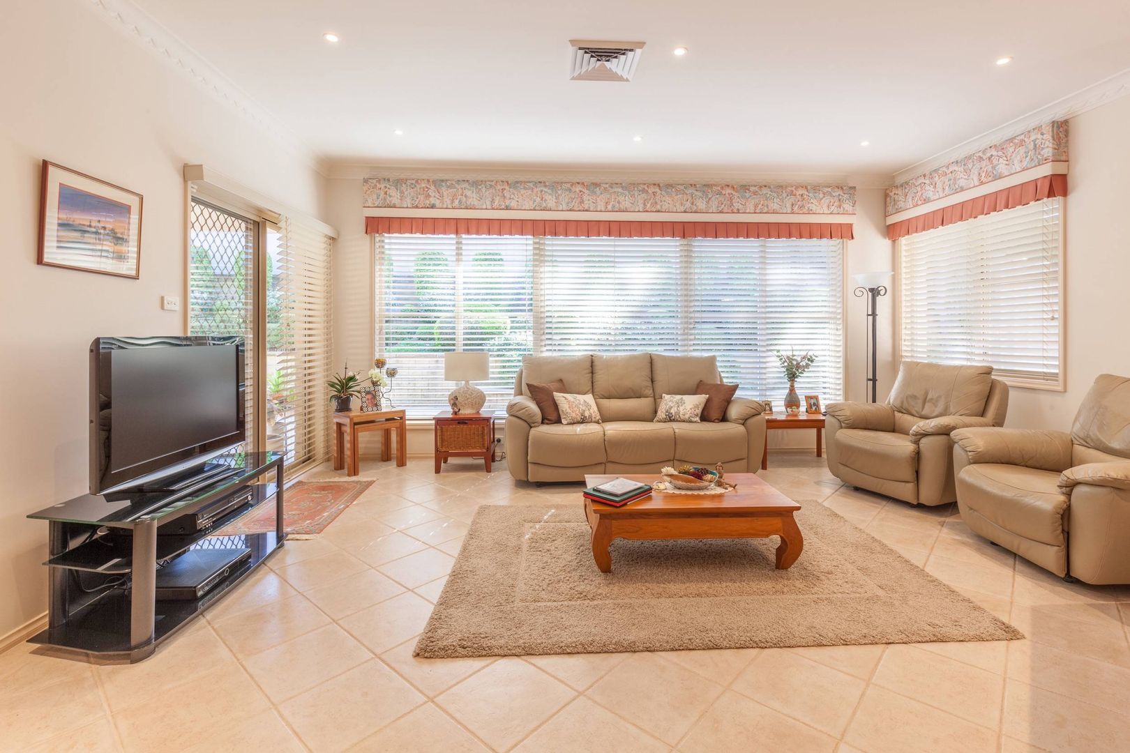 58 Robinia Grove, Garden Suburb NSW 2289, Image 2