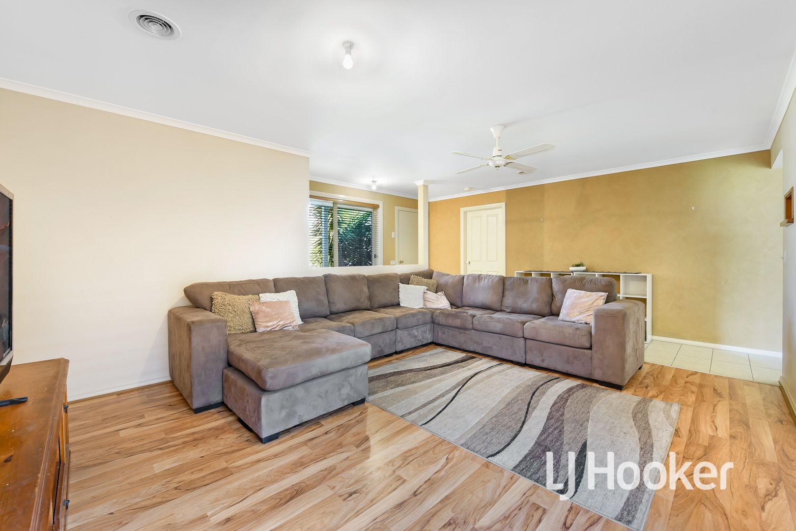 30 St Andrews Court, Narre Warren South VIC 3805, Image 2