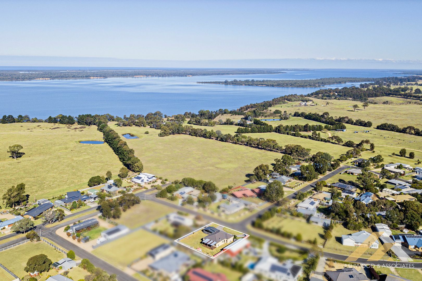 11 Lake Harbour Ave, Newlands Arm VIC 3875, Image 1