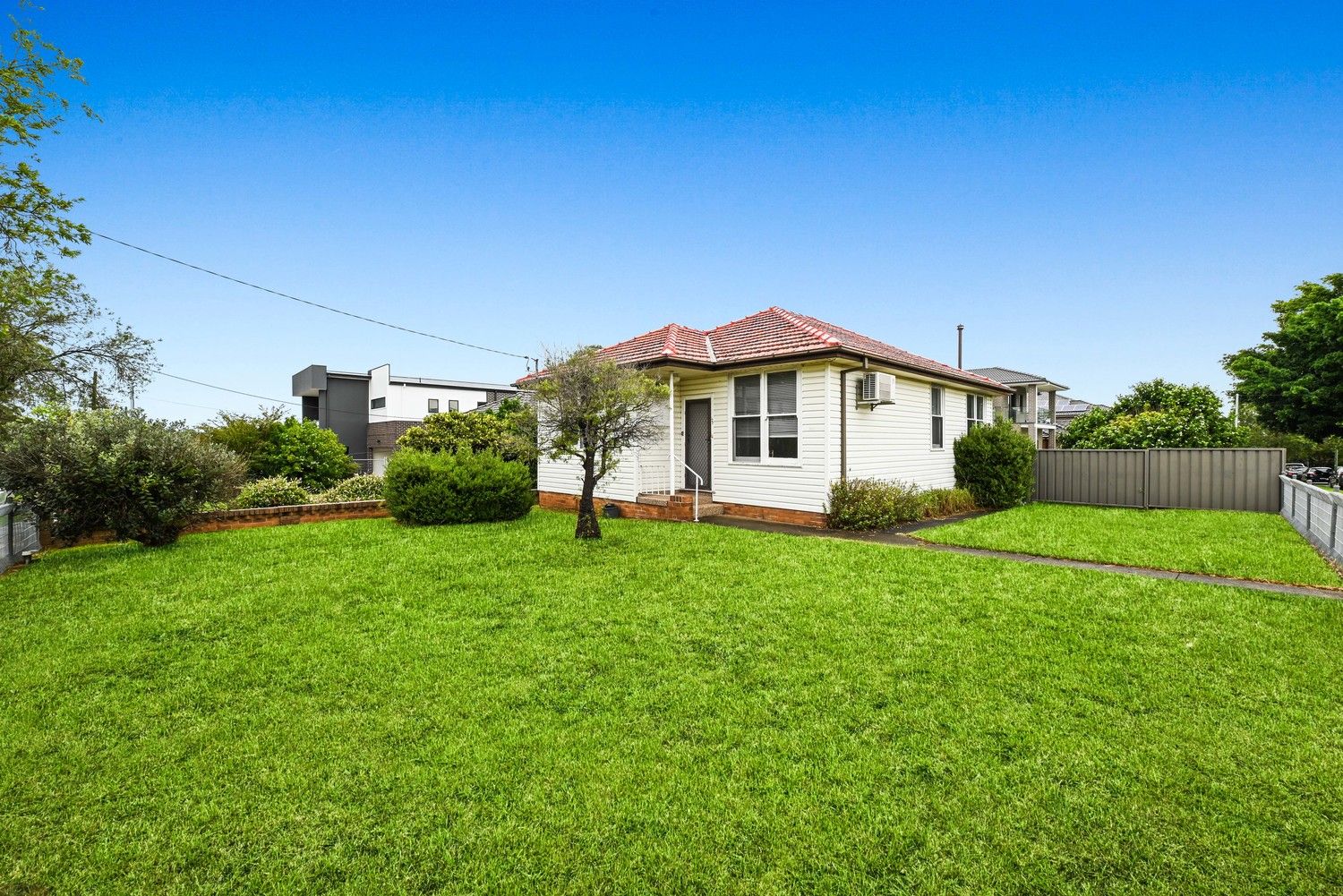 3 bedrooms House in 122 Doyle Road PADSTOW NSW, 2211