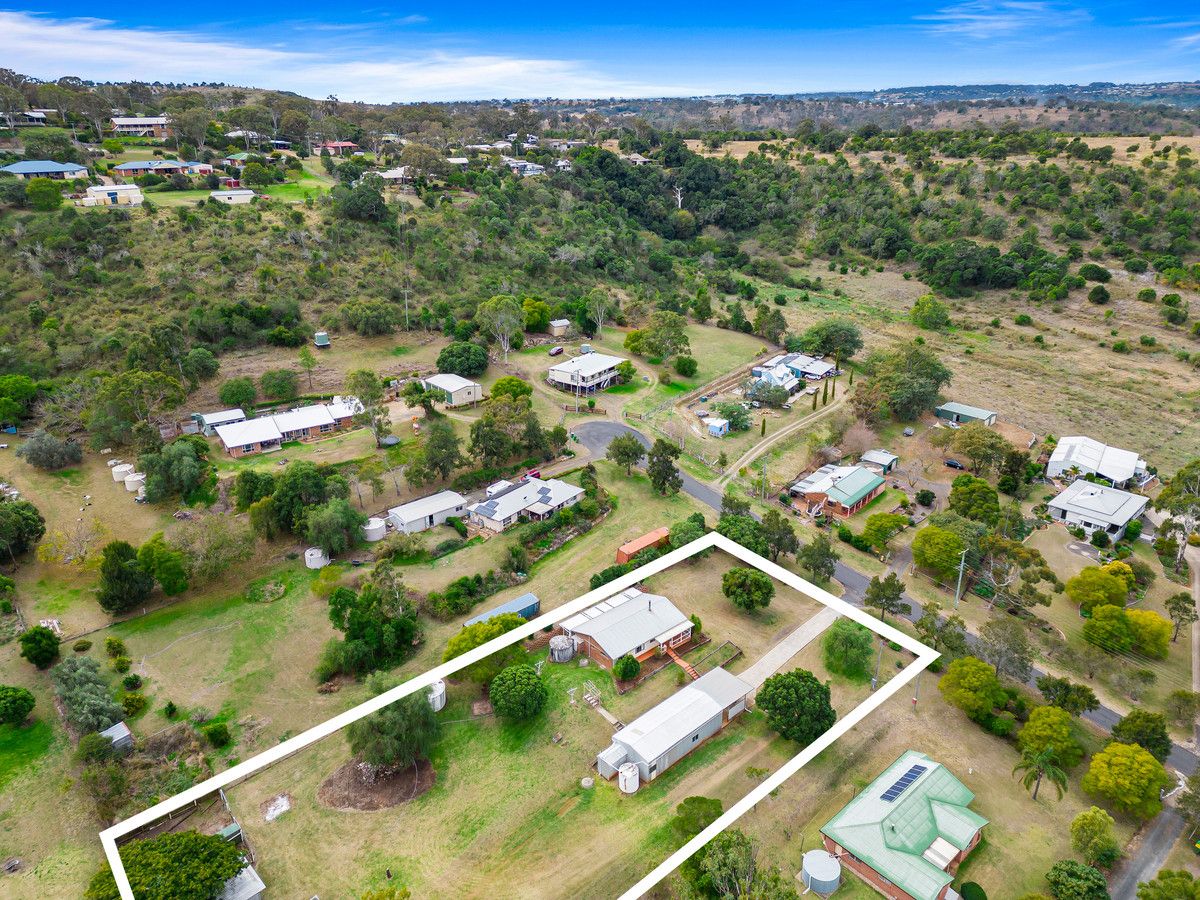15 Hillview Crescent, Gowrie Junction QLD 4352, Image 1
