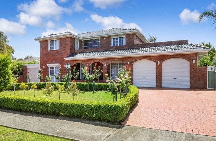 4 bedrooms House in 31 Heversham Grove GREENVALE VIC, 3059