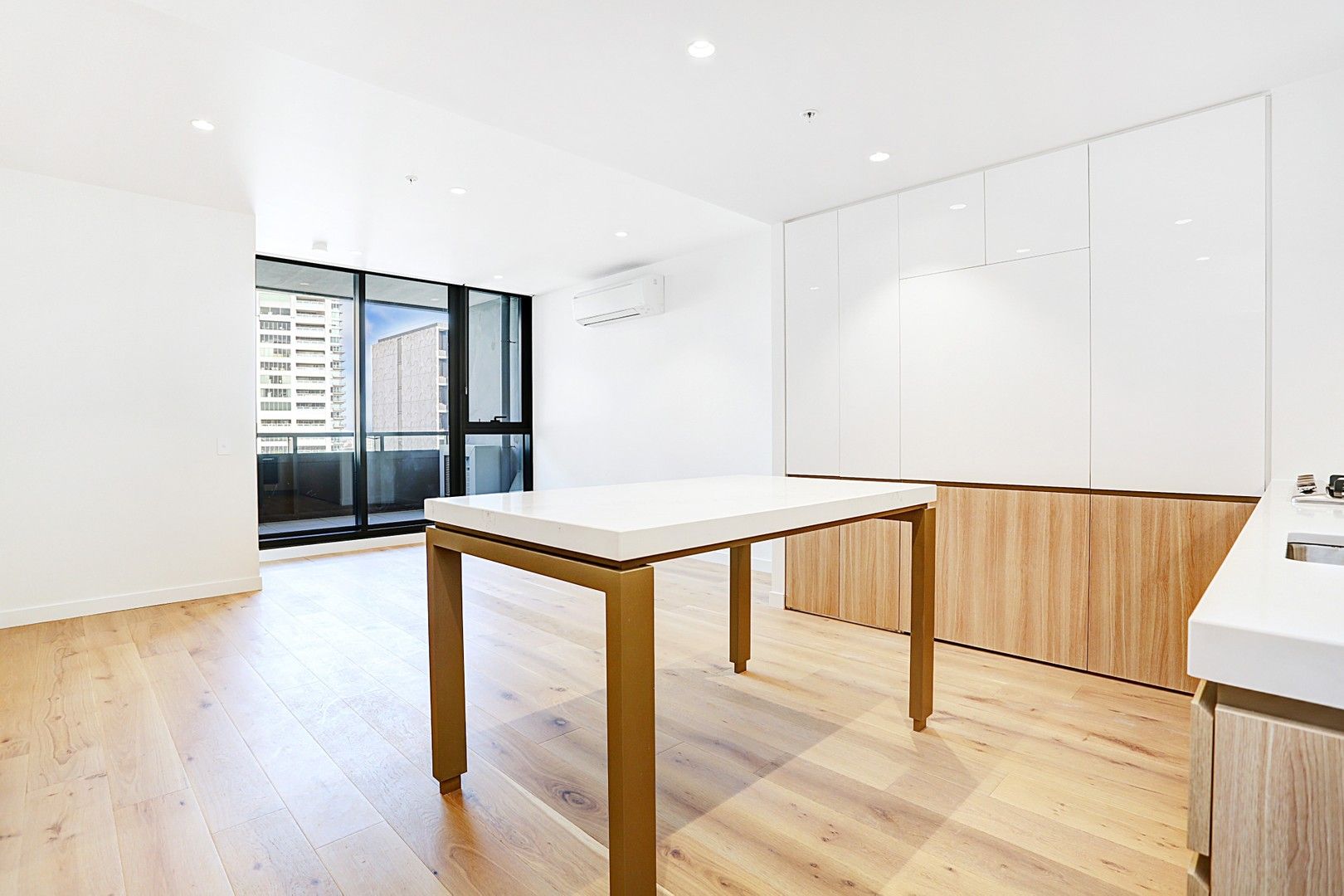 2 bedrooms Apartment / Unit / Flat in 1717/25 Coventry Street SOUTHBANK VIC, 3006
