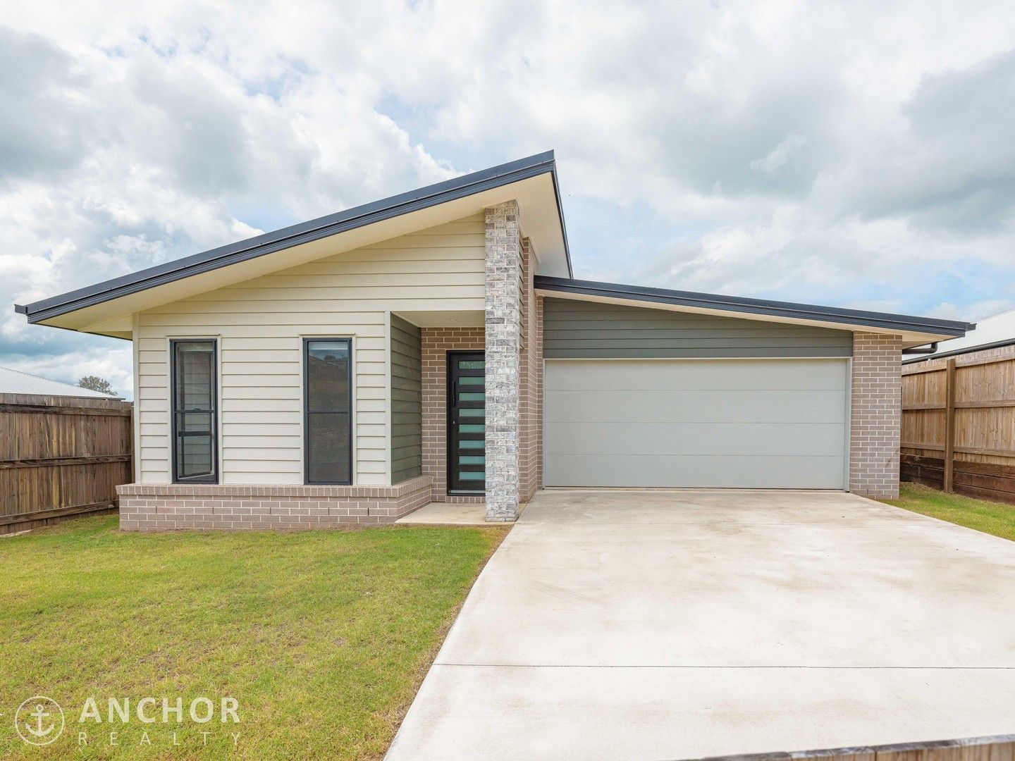 3 bedrooms House in 13 Mahogany Way GYMPIE QLD, 4570