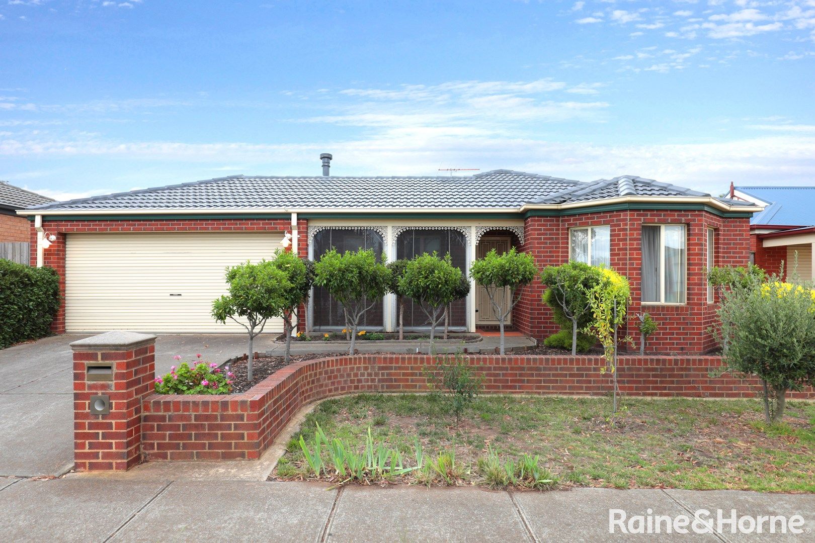 4 bedrooms House in 32 Damask Drive TARNEIT VIC, 3029