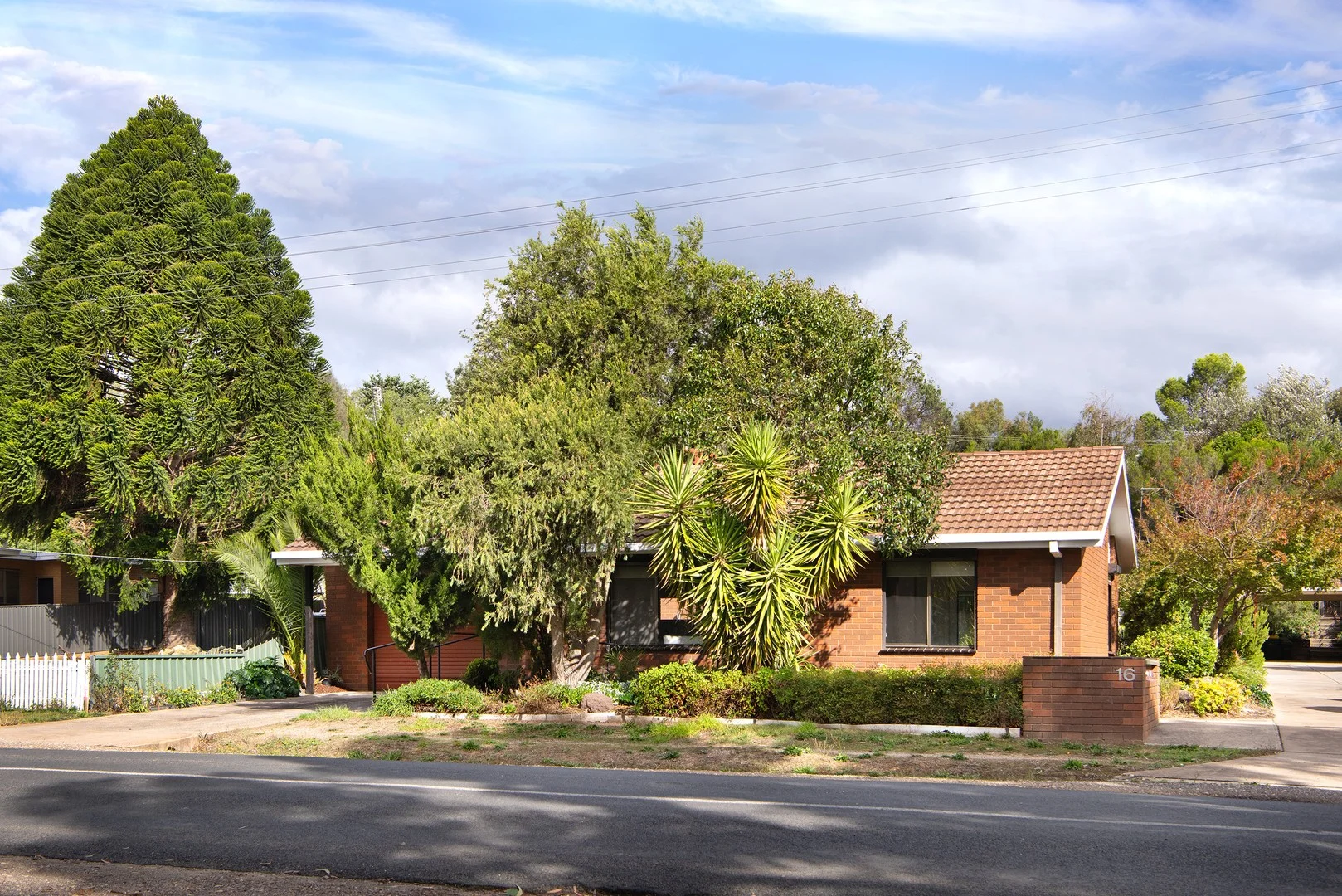 Primary image of 1/16 Greenhill Avenue, Castlemaine VIC 3450