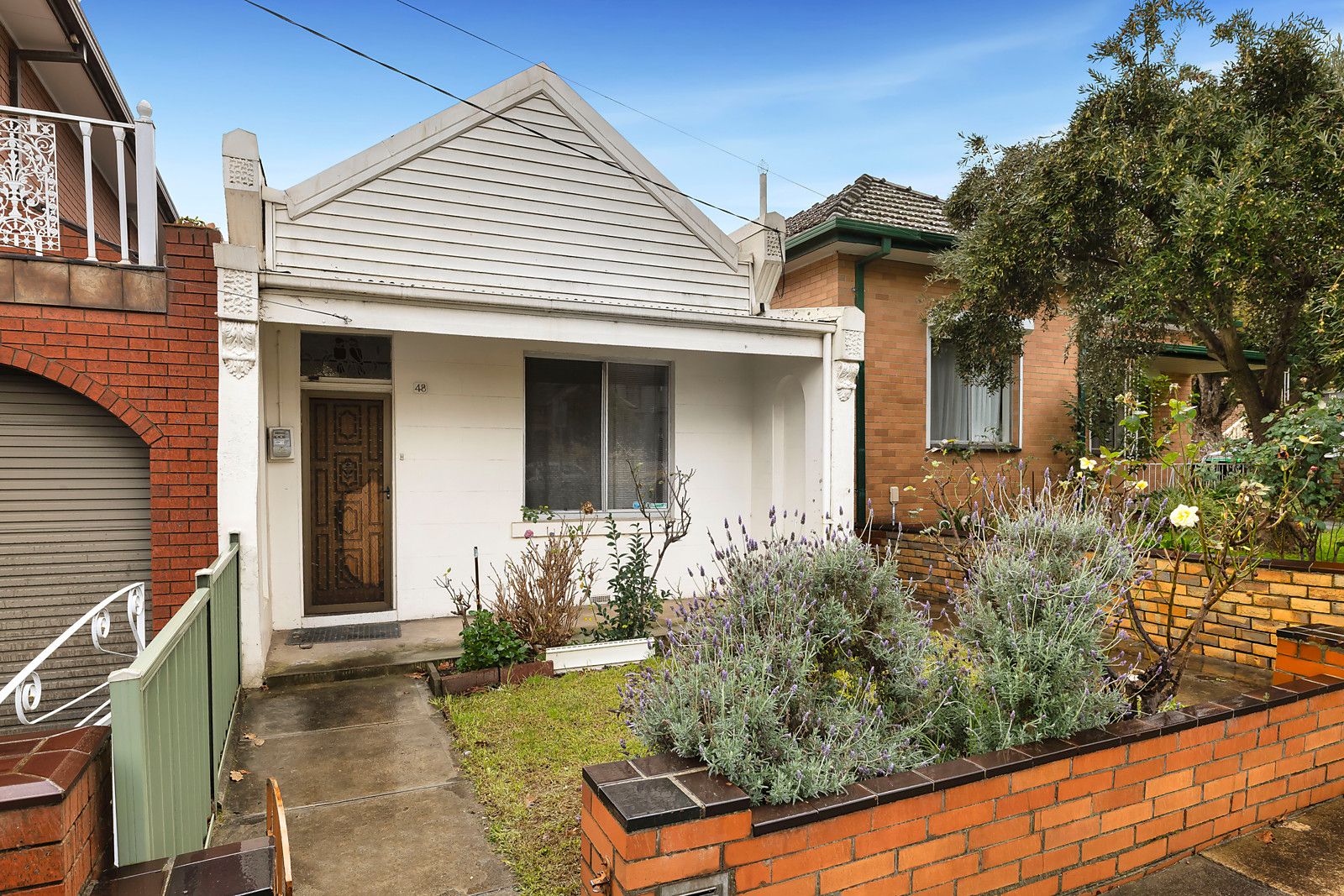 2 bedrooms House in 48 St Leonards Road ASCOT VALE VIC, 3032