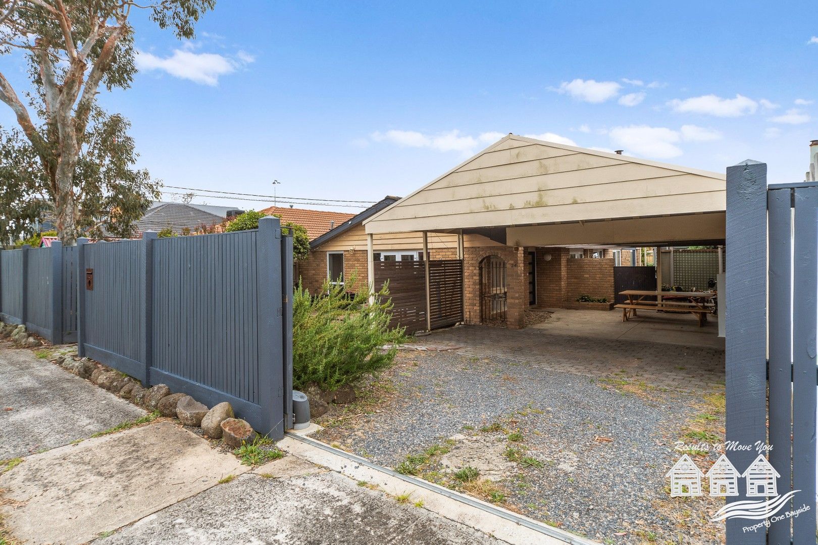 3 bedrooms House in 24 Wunalla Road SEAFORD VIC, 3198