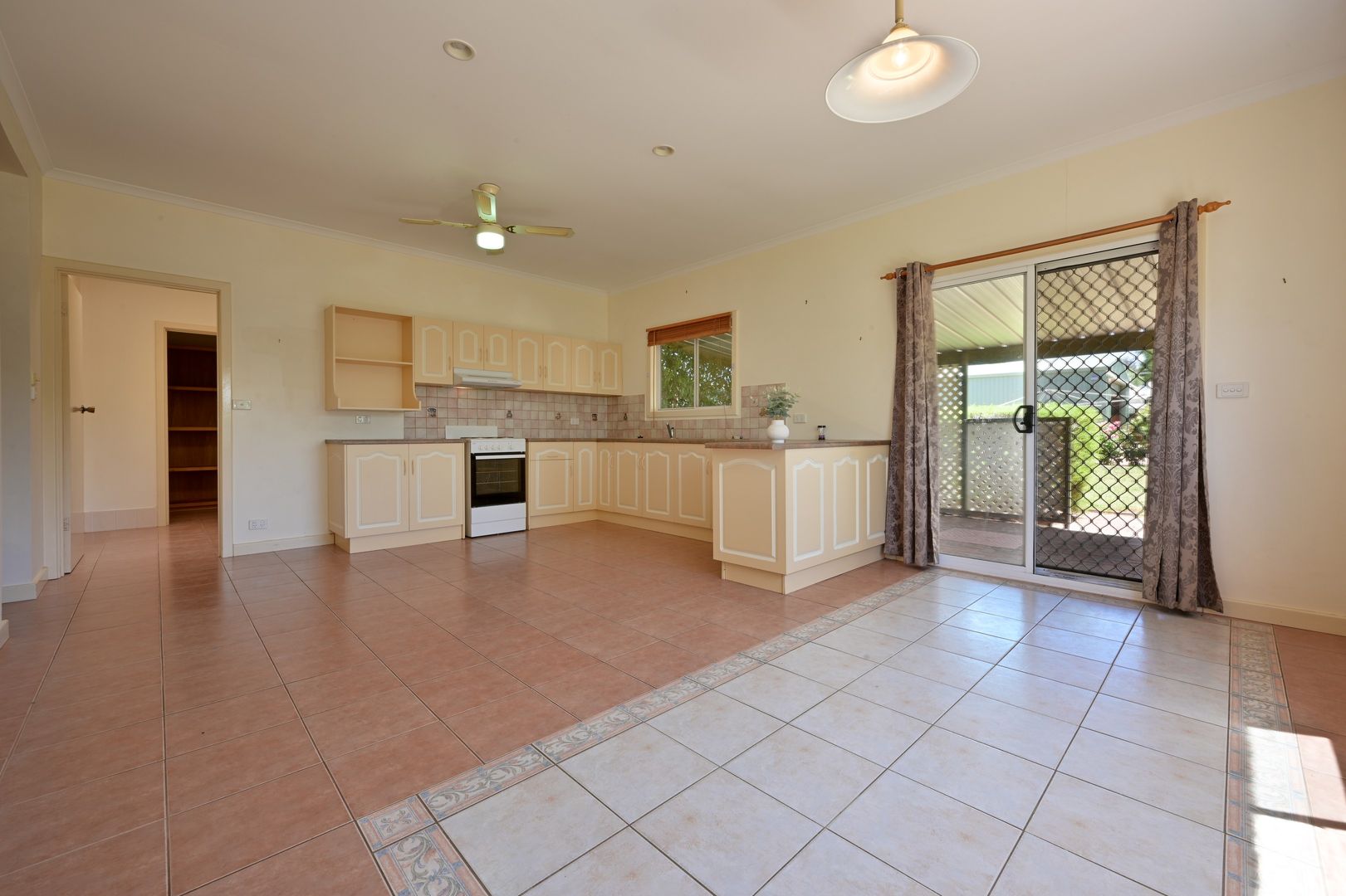 9 Fourth Street, Quorn SA 5433, Image 2