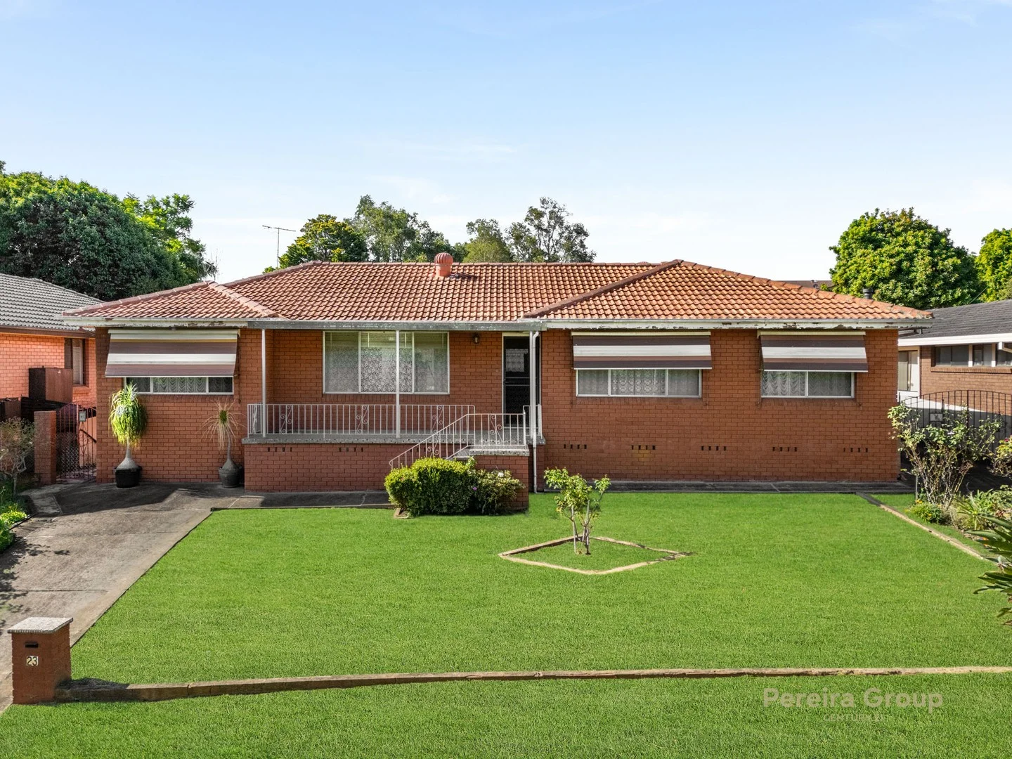 23 Kooloona Crescent, Bradbury NSW 2560