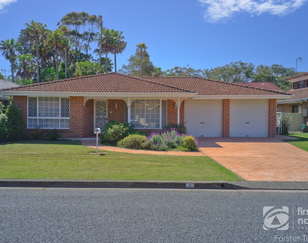 7 Lachlan Avenue, Tuncurry NSW 2428