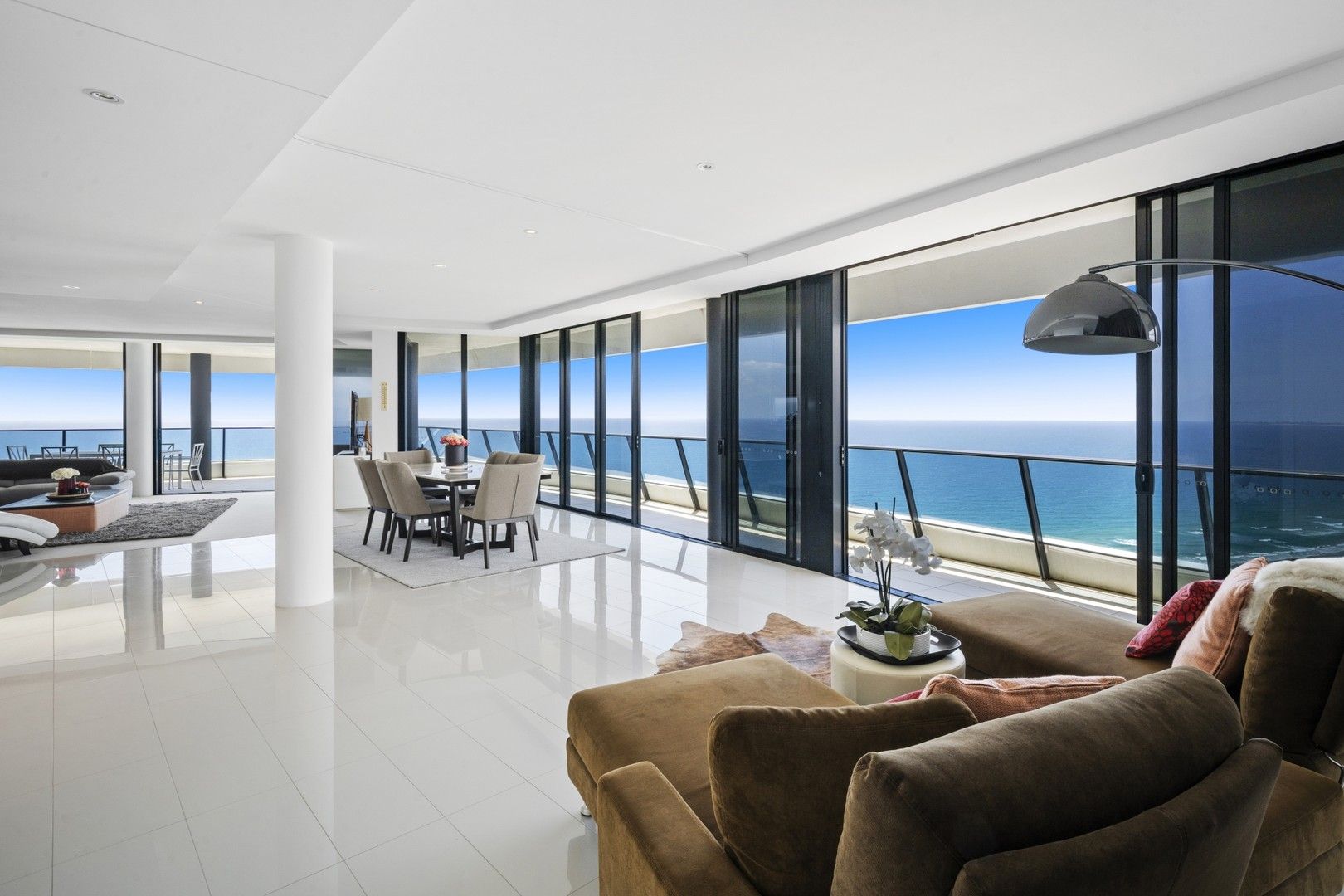 3 bedrooms Apartment / Unit / Flat in Level 44, 4403/1 Oracle  Boulevard BROADBEACH QLD, 4218