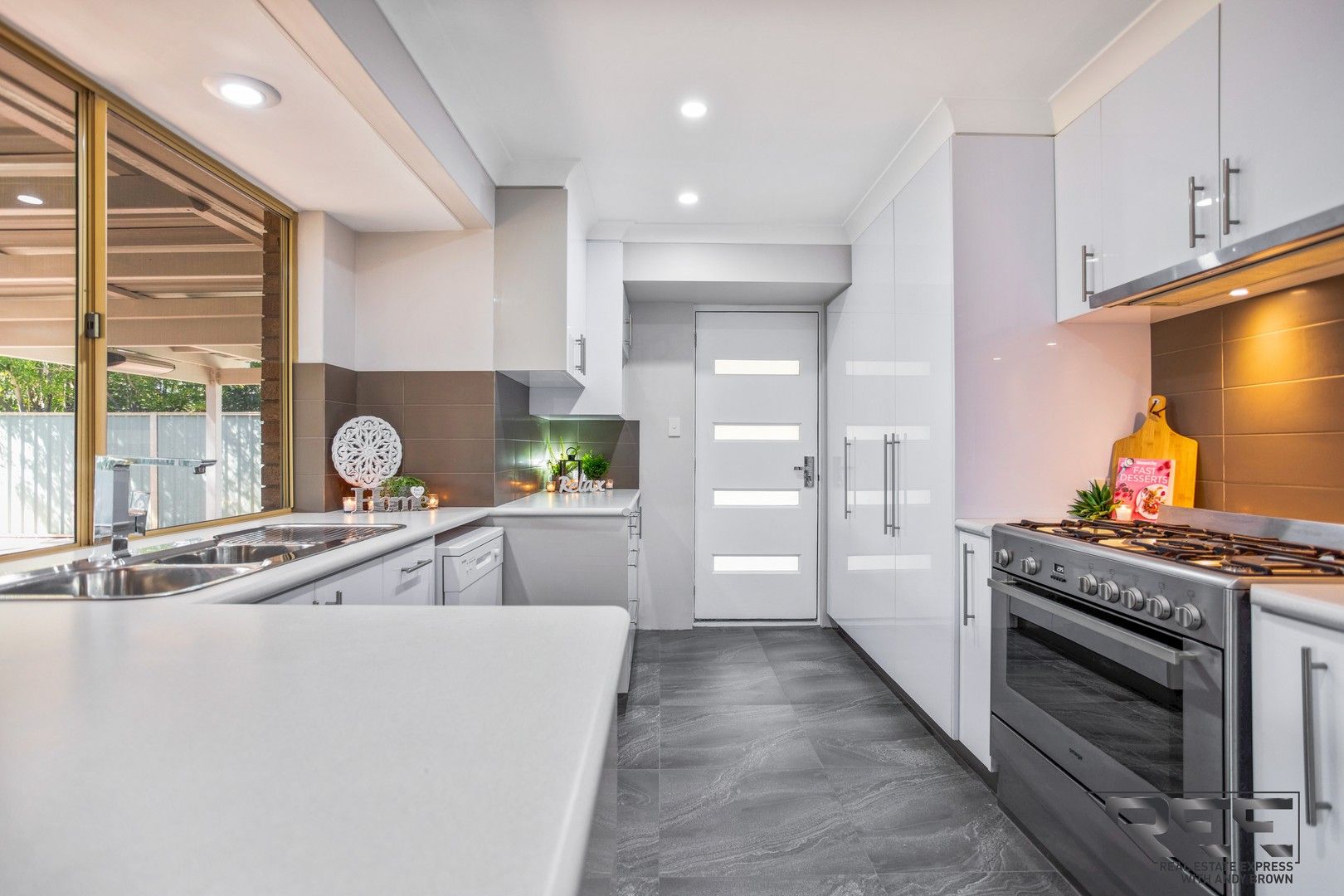 3 bedrooms House in 18 Logan Court SEVILLE GROVE WA, 6112