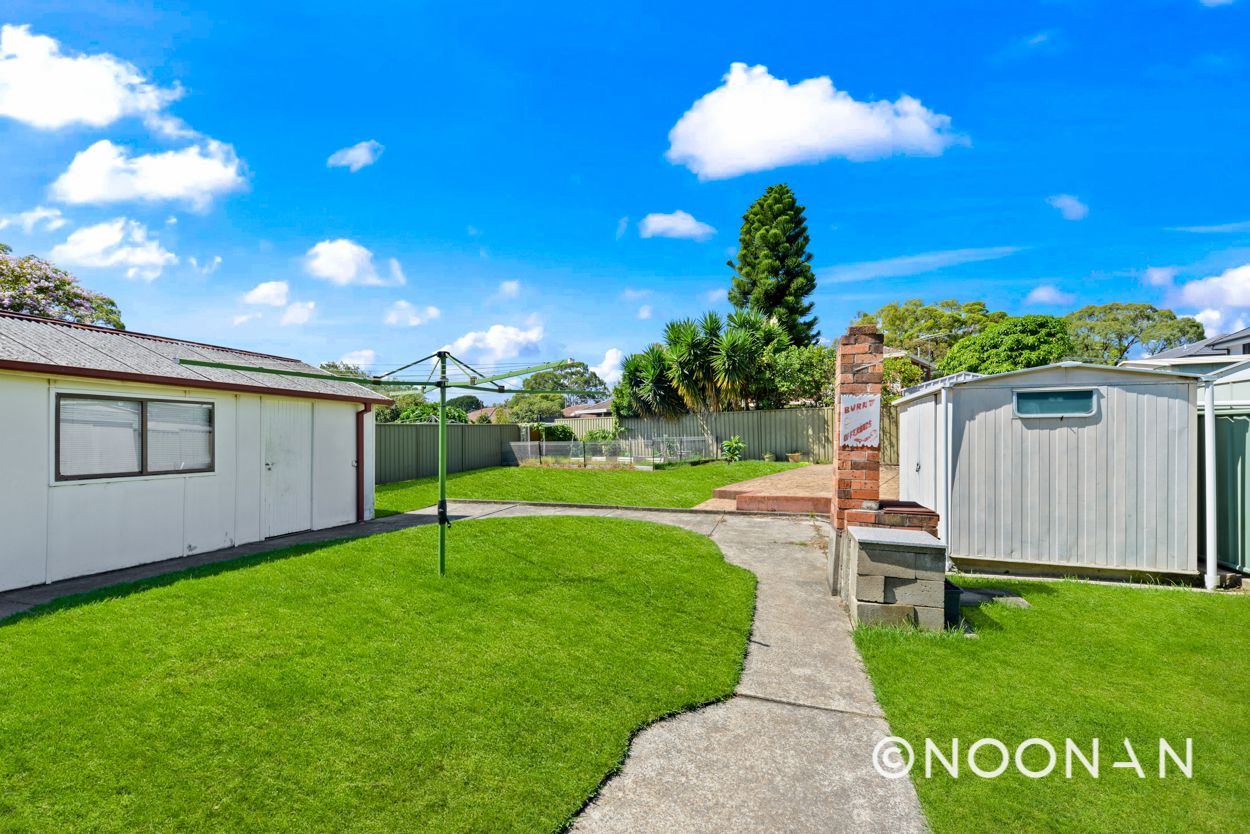 28 Whitegates Avenue, Peakhurst Heights NSW 2210, Image 2