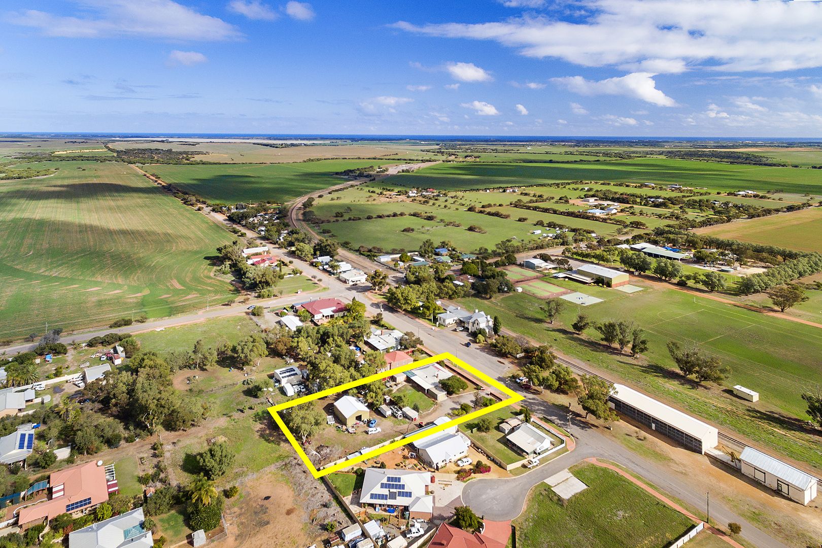 31 Padbury Road, Walkaway WA 6528, Image 1