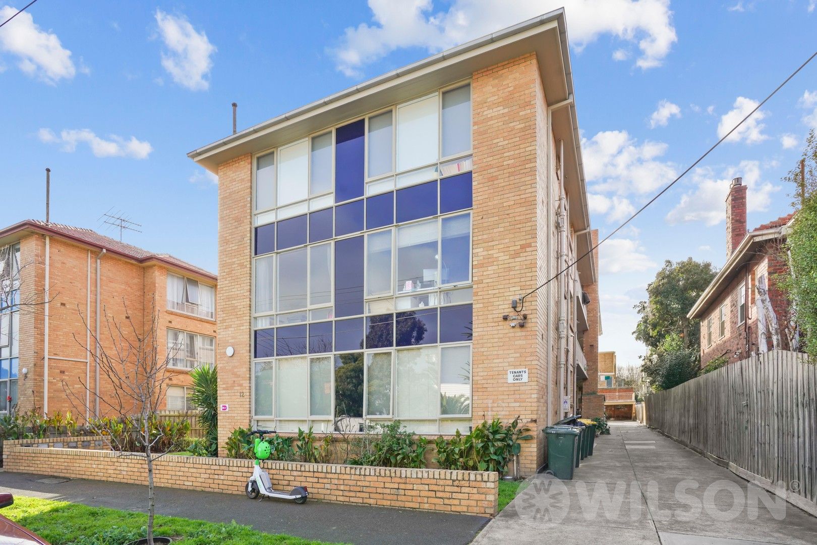 2 bedrooms Apartment / Unit / Flat in 11/12 May Street ELWOOD VIC, 3184