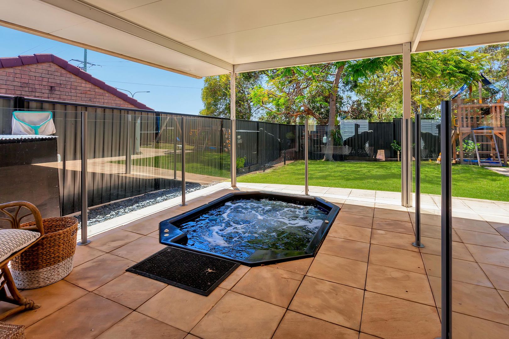 2/5 Callistemon Court, Arundel QLD 4214, Image 2