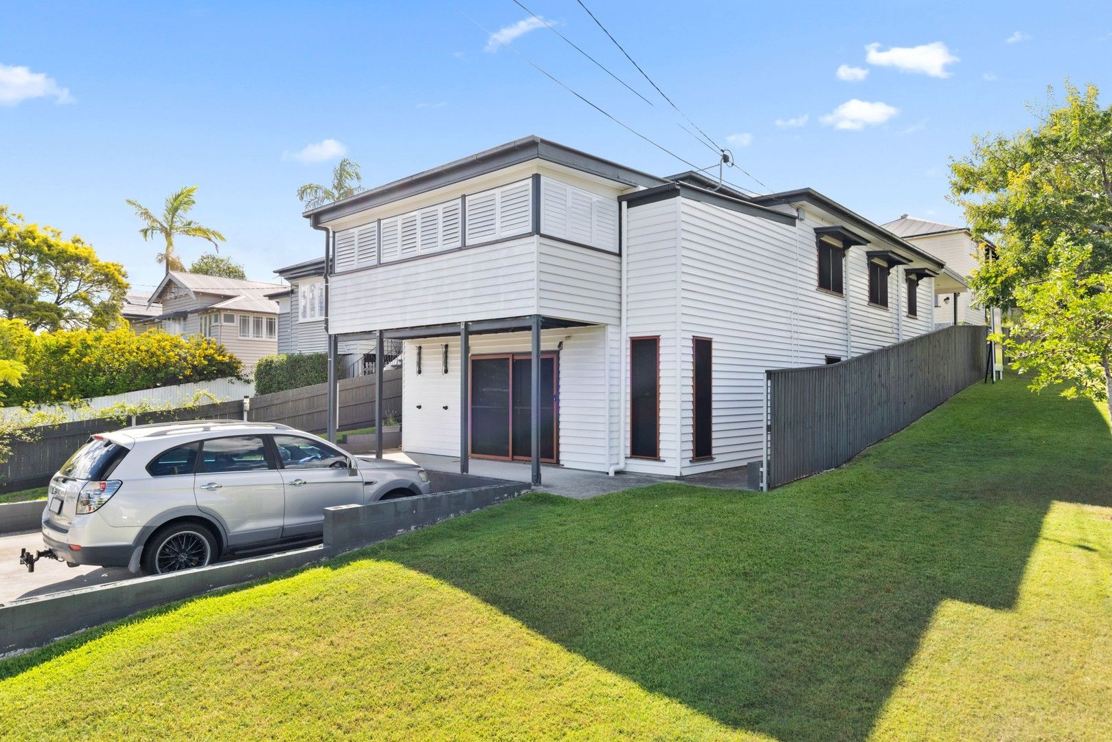 5 bedrooms House in 19 Carranya Street CAMP HILL QLD, 4152