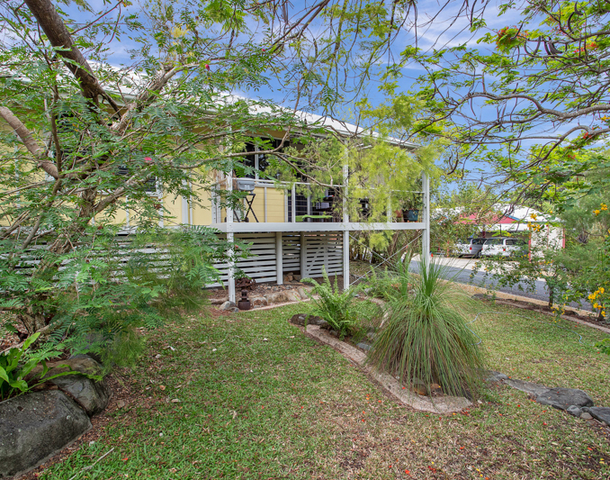 1 Grace Crescent, Slade Point QLD 4740