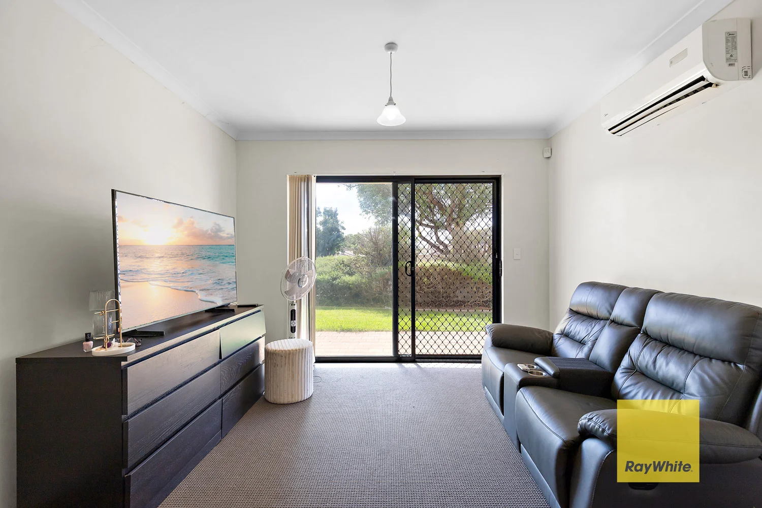Primary image of 13/17 Southdown Place, Thornlie WA 6108