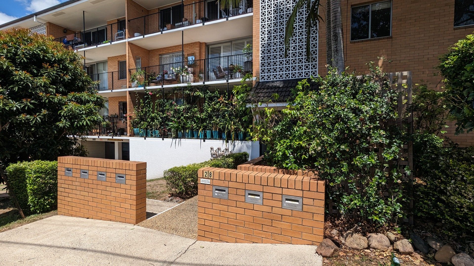3 bedrooms Apartment / Unit / Flat in 1/28 Riverview Terrace HAMILTON QLD, 4007