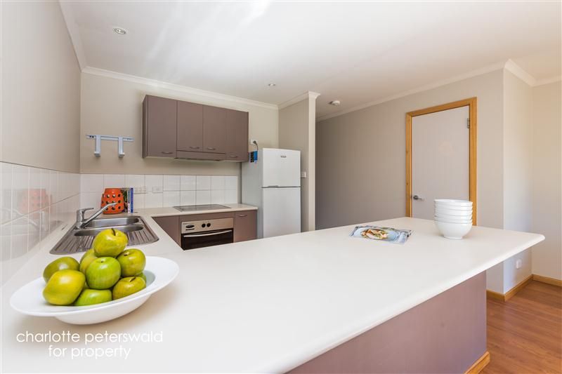 3/10 Waterworks Road, DYNNYRNE TAS 7005, Image 2