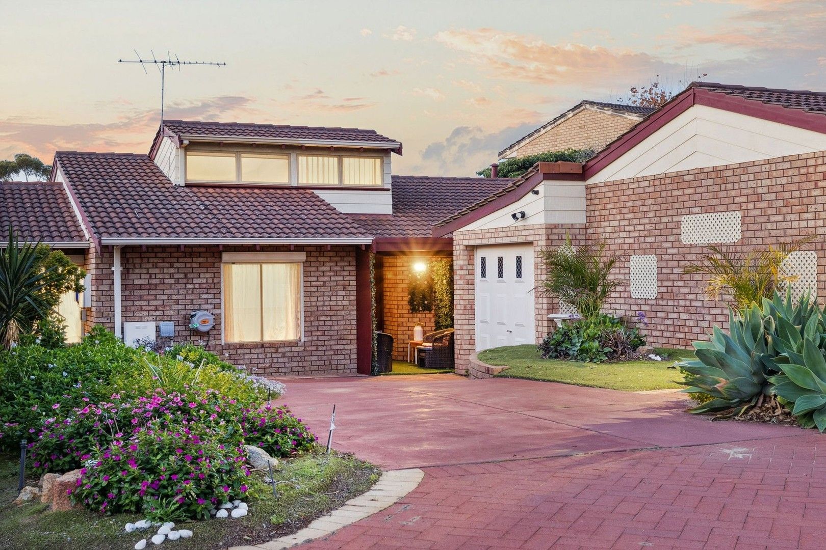 3 bedrooms House in 25 Royal Melbourne Avenue CONNOLLY WA, 6027