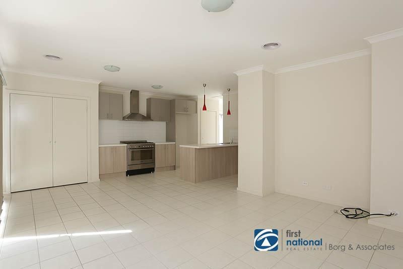 32 Birchmore Circuit, Truganina VIC 3029, Image 2