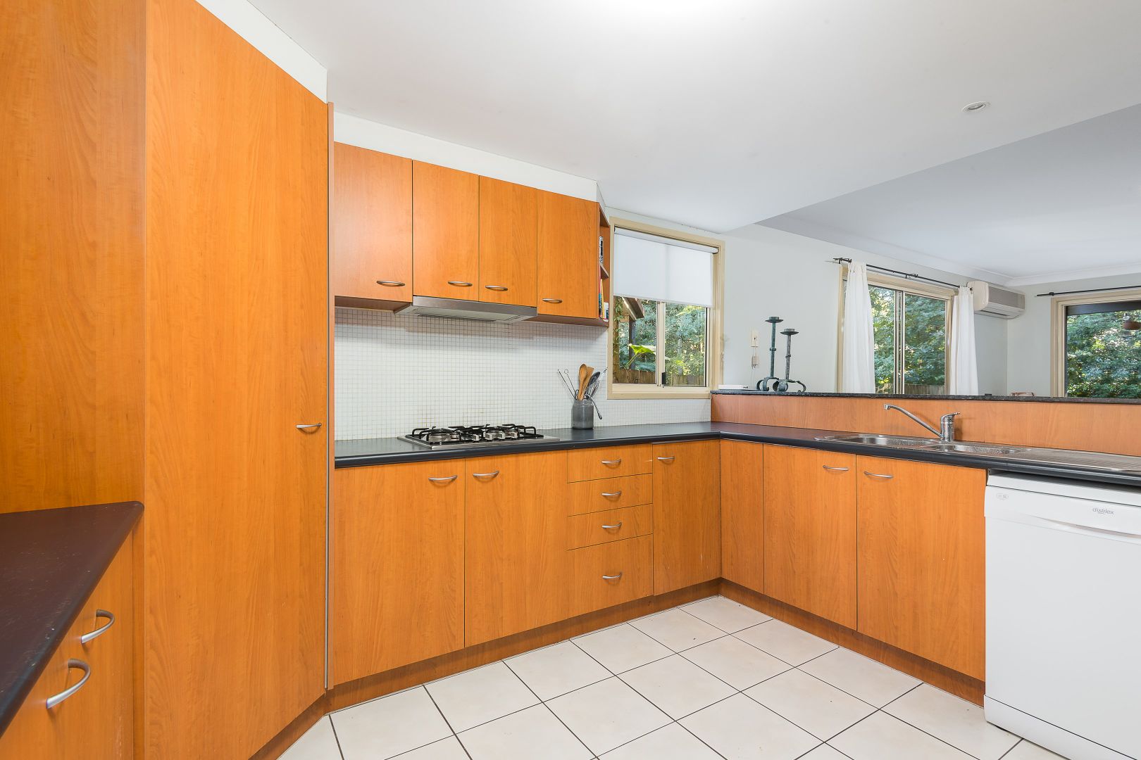 6/47- 49 Newcomen Street, Indooroopilly QLD 4068, Image 2
