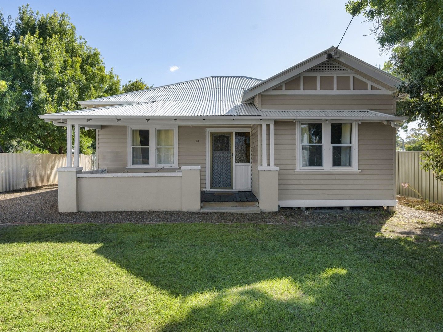 22 Lewis Street, Euroa VIC 3666, Image 0