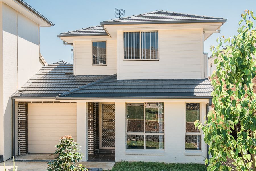 3 bedrooms Townhouse in 4 Moffitt Place MORISSET NSW, 2264