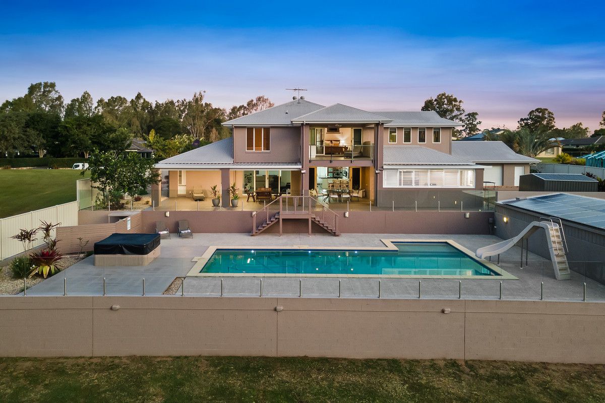 5 bedrooms House in 13 Kallatina Terrace KARALEE QLD, 4306