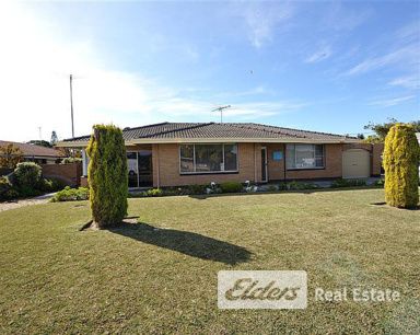 3 bedrooms House in 4 Bahama Place SAFETY BAY WA, 6169
