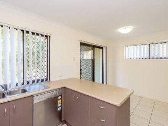 22/21 ROBERTS STREET, South Gladstone QLD 4680, Image 2