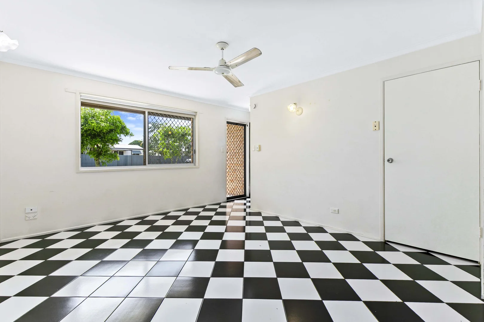 Additional image 5 of 4/1 King Street, Urangan QLD 4655