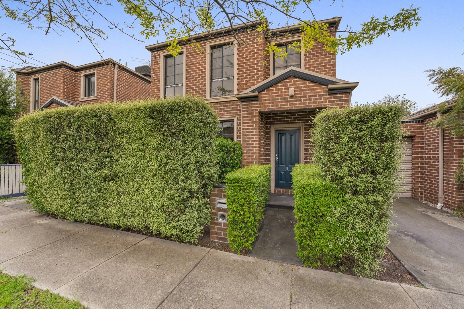 2 bedrooms Townhouse in 26 Rotherwood Drive MALVERN EAST VIC, 3145