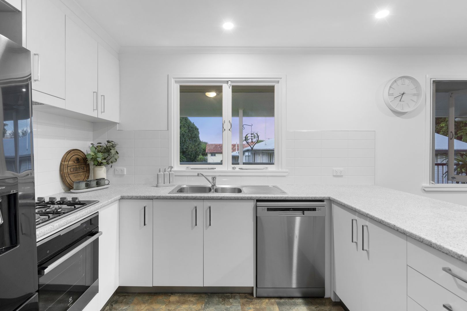 55 Wemvern Street, Upper Mount Gravatt QLD 4122, Image 2