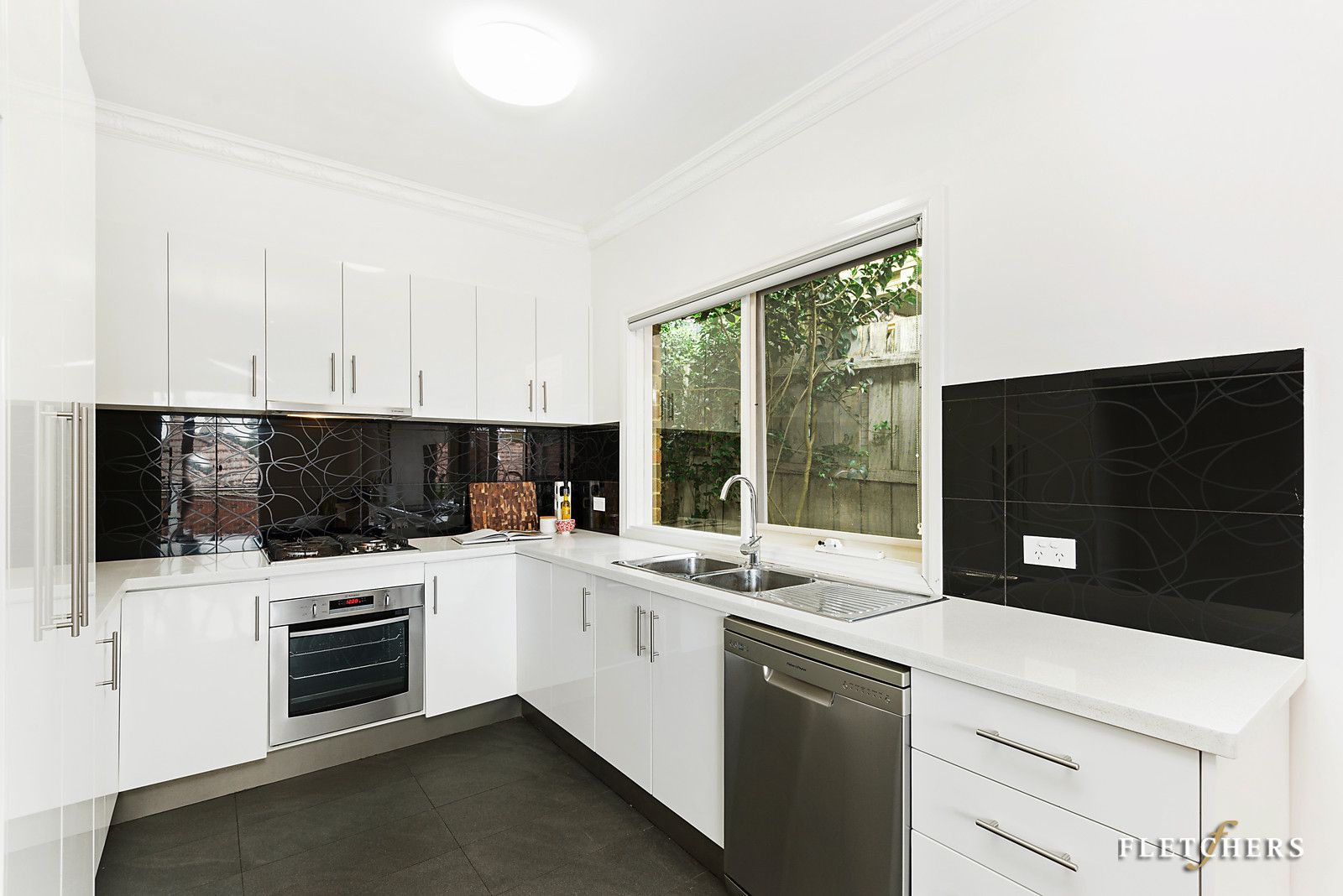 3/9 Weir Street, Balwyn VIC 3103, Image 2