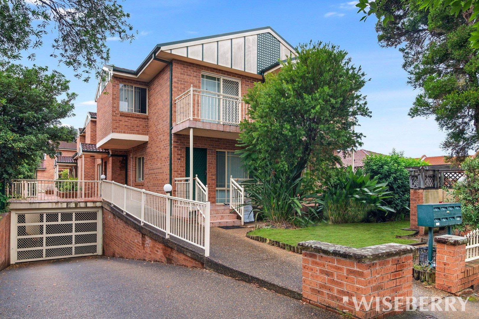 2 bedrooms Townhouse in 2/49 Cambridge Avenue BANKSTOWN NSW, 2200