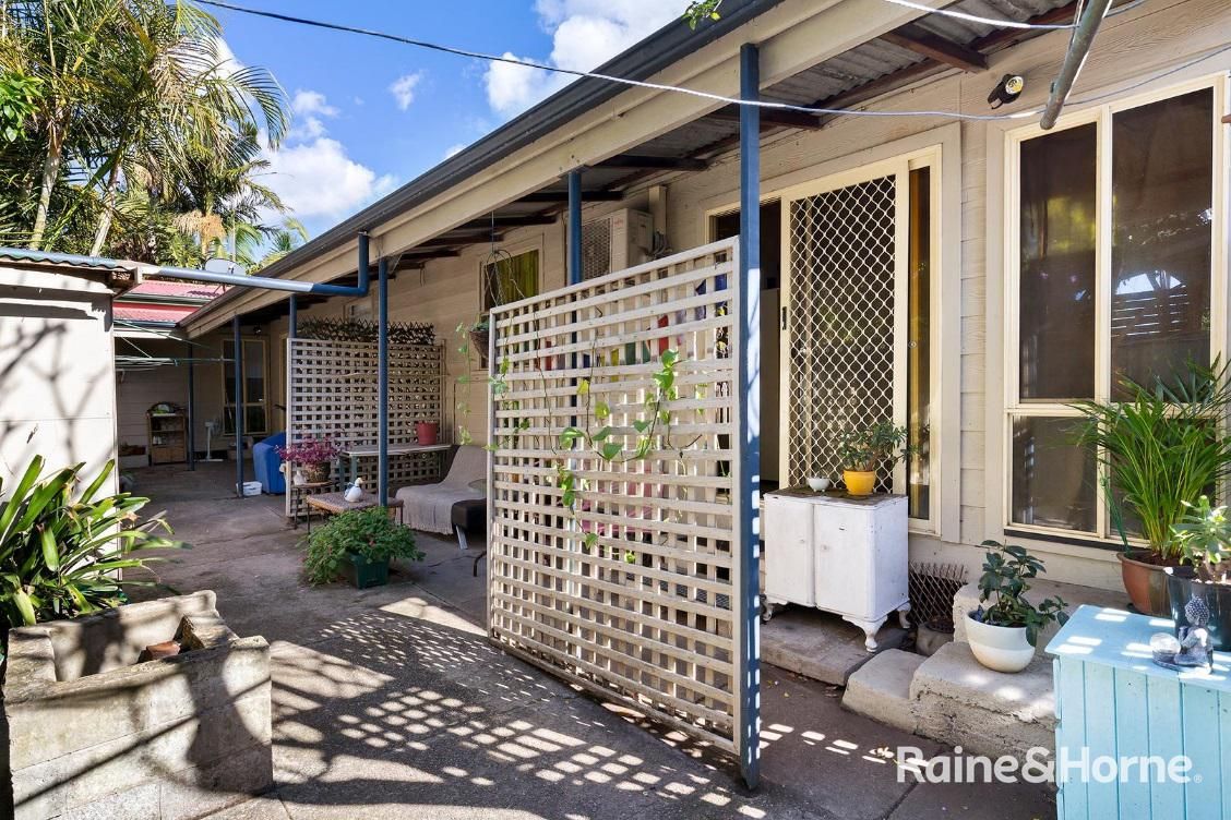 2 bedrooms Apartment / Unit / Flat in 2/83 Lindsay Street HAMILTON NSW, 2303