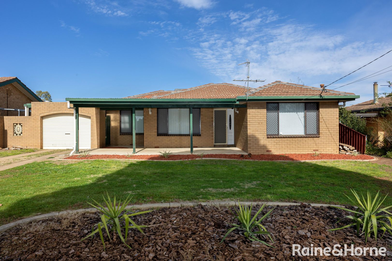 242 Fernleigh Road, Ashmont NSW 2650
