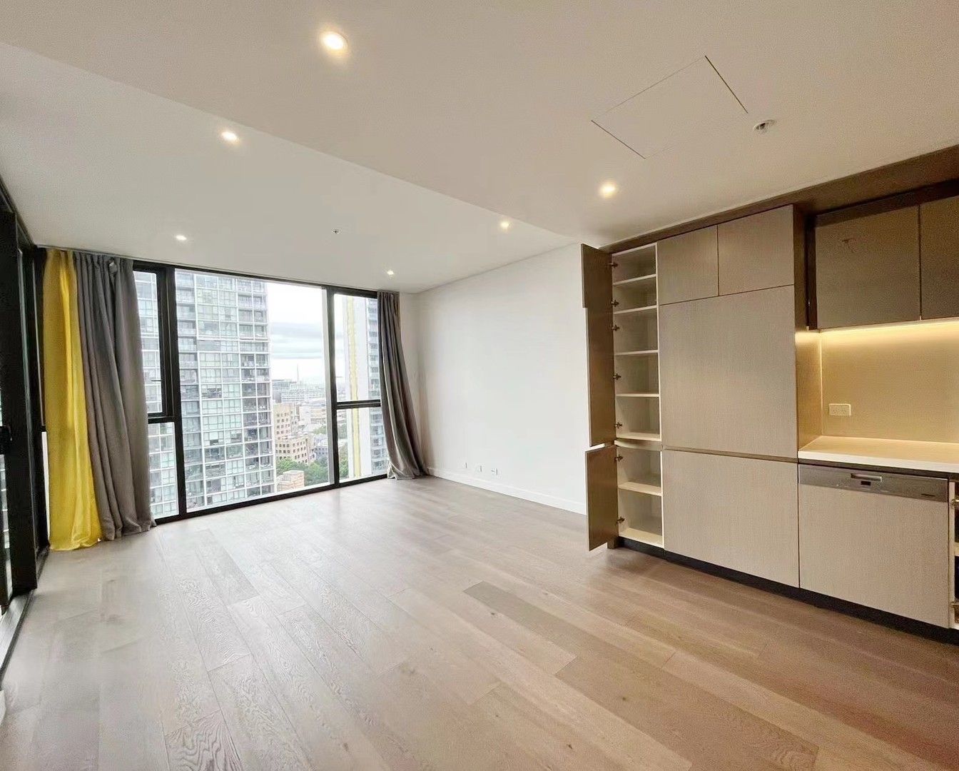 2 bedrooms Apartment / Unit / Flat in 2001/81 Harbour Street HAYMARKET NSW, 2000