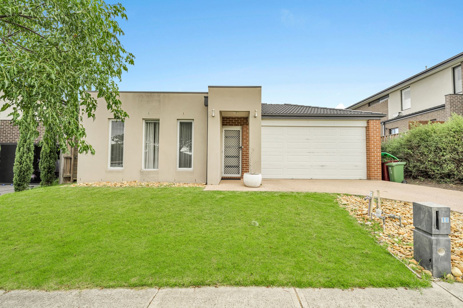18 Wheelwright Street, Clyde North VIC 3978, Image 1