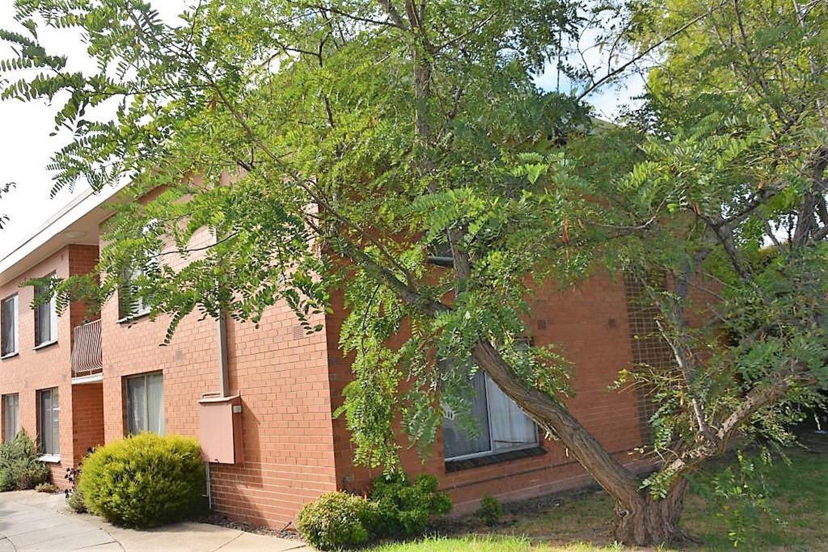 2 bedrooms Apartment / Unit / Flat in 2/4 Donne Street COBURG VIC, 3058