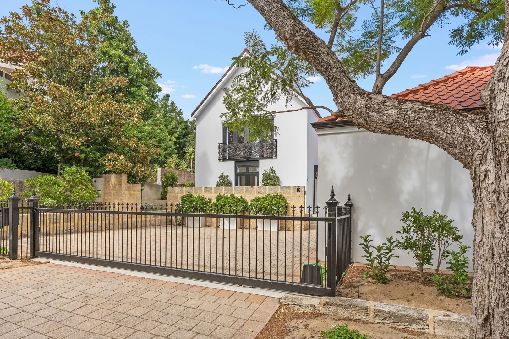 Additional image 35 of 18 Cliff Way, Claremont WA 6010